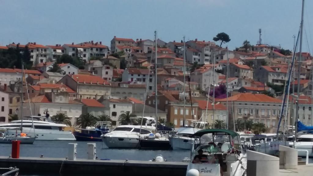 Apartments Villa Adrienne Mali Losinj Exterior photo
