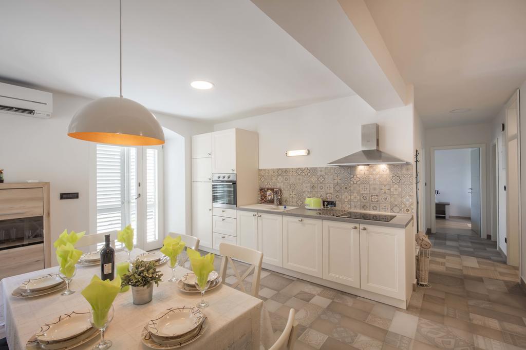 Apartments Villa Adrienne Mali Losinj Exterior photo