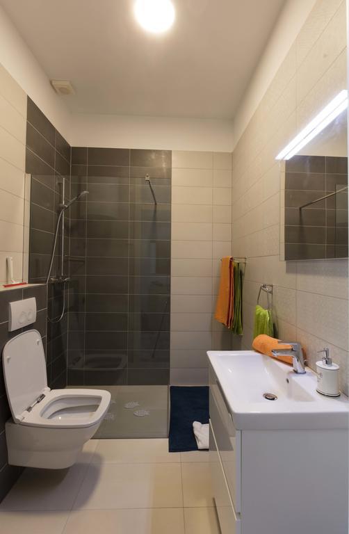 Apartments Villa Adrienne Mali Losinj Exterior photo