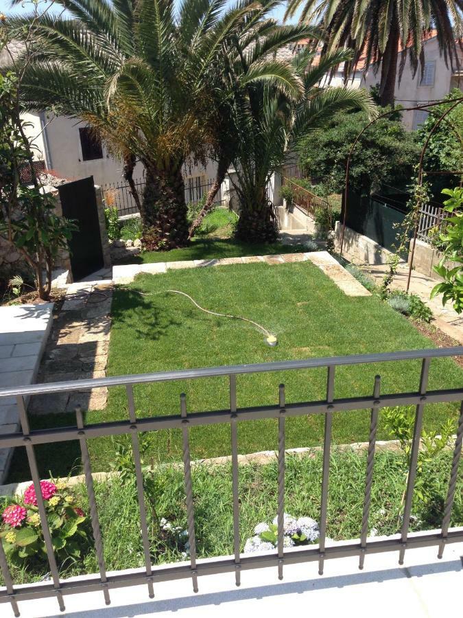 Apartments Villa Adrienne Mali Losinj Exterior photo