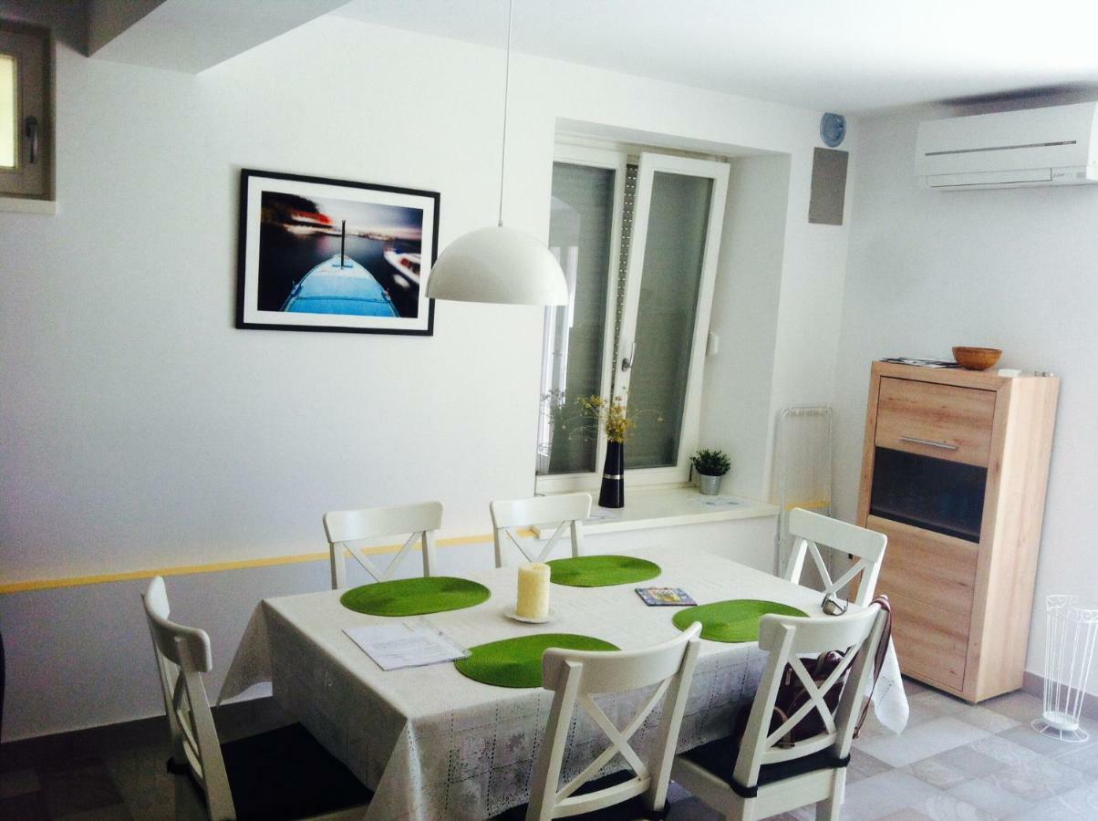 Apartments Villa Adrienne Mali Losinj Exterior photo