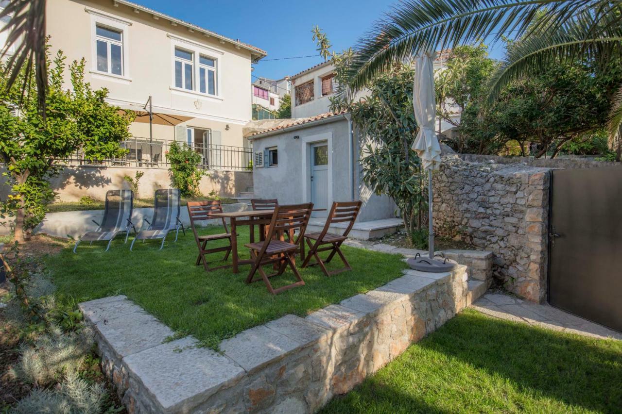 Apartments Villa Adrienne Mali Losinj Exterior photo