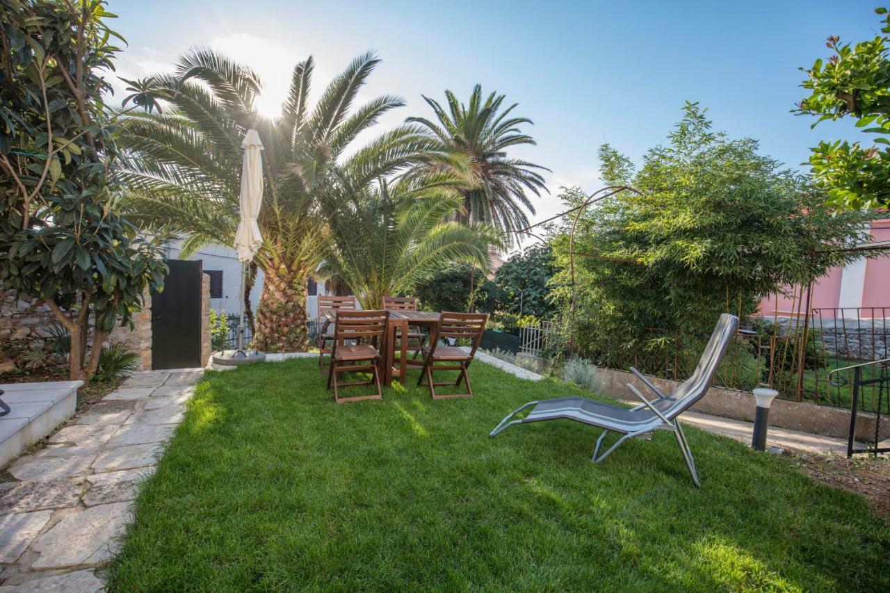 Apartments Villa Adrienne Mali Losinj Exterior photo